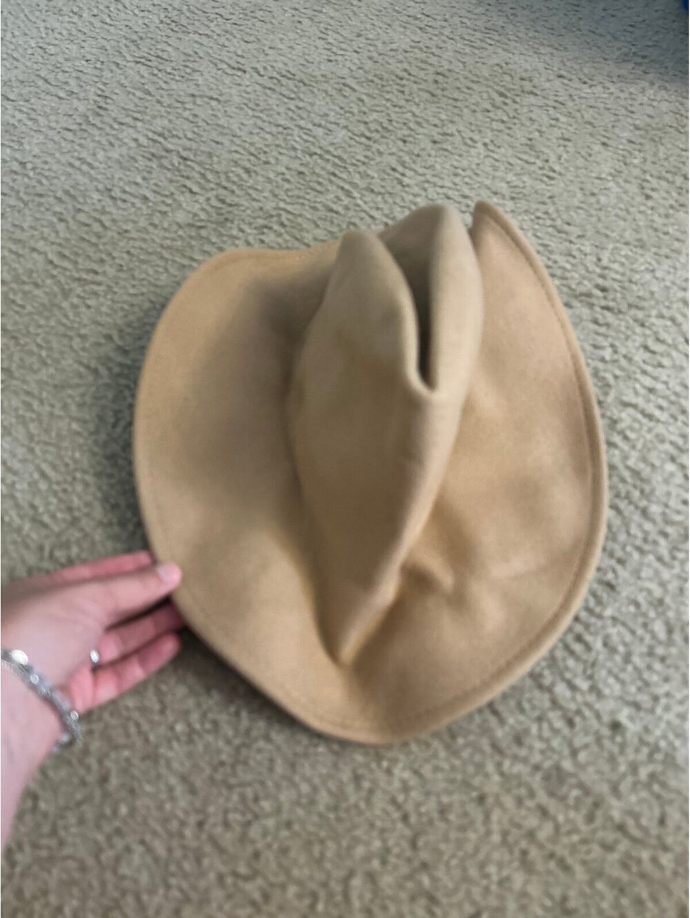 C278 hat woman tan headwear
